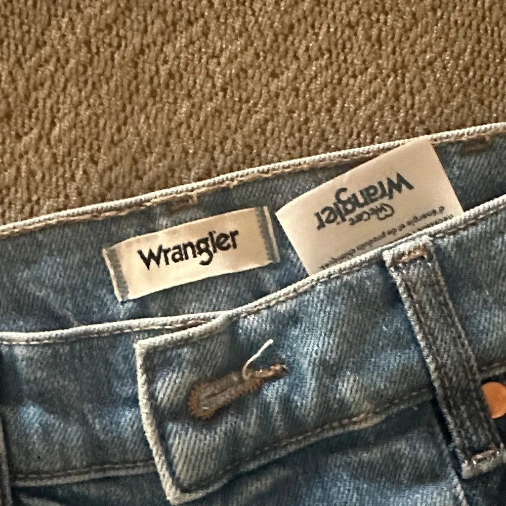 Wrangler Two-Tone Crop Flare Jeans - Picture 2 of 6